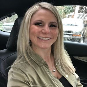 Meet your Posher, Alicia